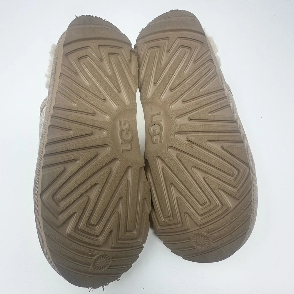 UGG metallic Slippers with Cream Fur Lining size 2y